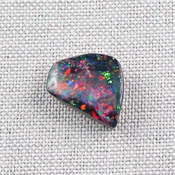 roter multicolor echter black boulder opal regenbogen galaxy multicolor boulderopal online kaufen zertifikat OM00076 1
