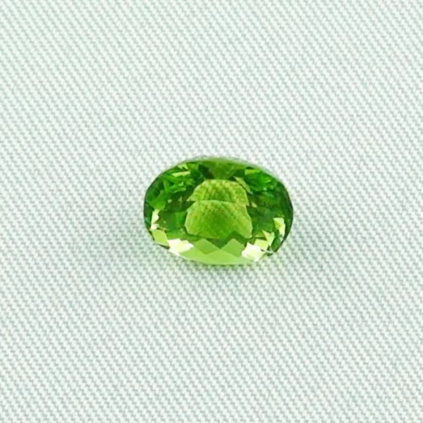 ES00219 1 spitzen peridot edelstein edelsteine online kaufen