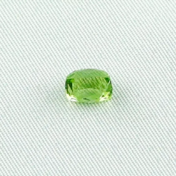 ES00233 1 spitzen peridot edelstein edelsteine online kaufen