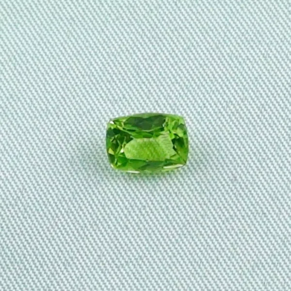 ES00240 1 spitzen peridot edelstein edelsteine online kaufen