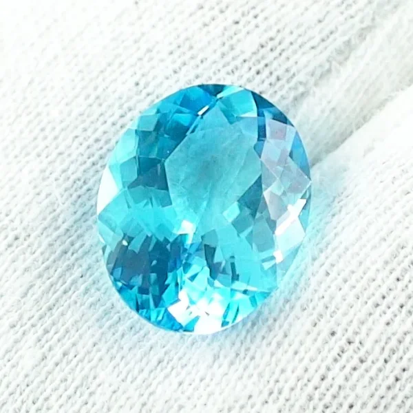 ES00509 1 blautopas in swiss blue top topaz edelsteine sicher online bestellen