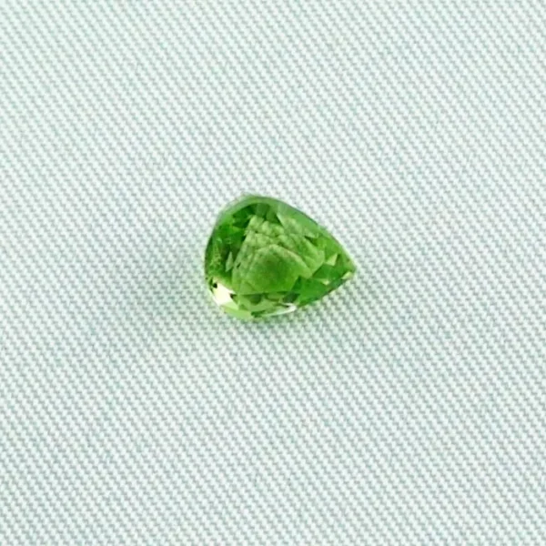 ES00206 1 spitzen peridot edelstein edelsteine online kaufen