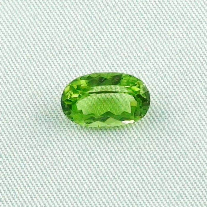 ES00220 1 spitzen peridot edelstein edelsteine online kaufen