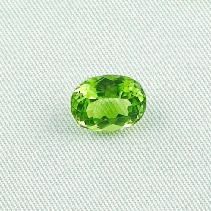 ES00221 1 spitzen peridot edelstein edelsteine online kaufen