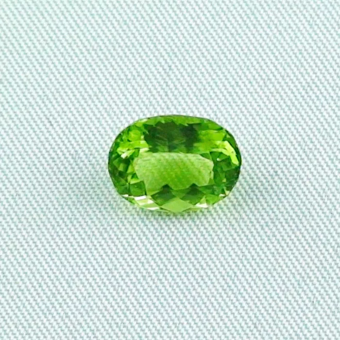 ES00228 1 spitzen peridot edelstein edelsteine online kaufen