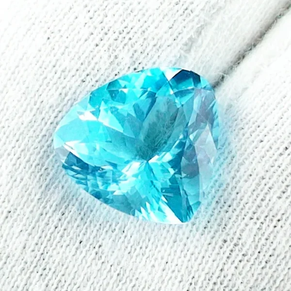 ES00508 1 blautopas in swiss blue top topaz edelsteine sicher online bestellen