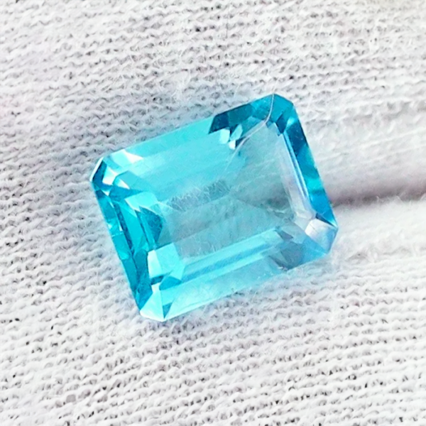 ES00518 1 blautopas in swiss blue top topaz edelsteine sicher online bestellen