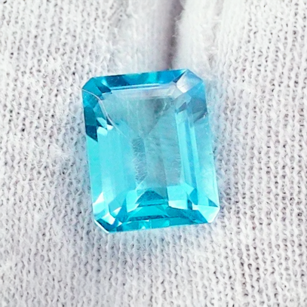 ES00518 1 blautopas in swiss blue top topaz edelsteine sicher online bestellen bild