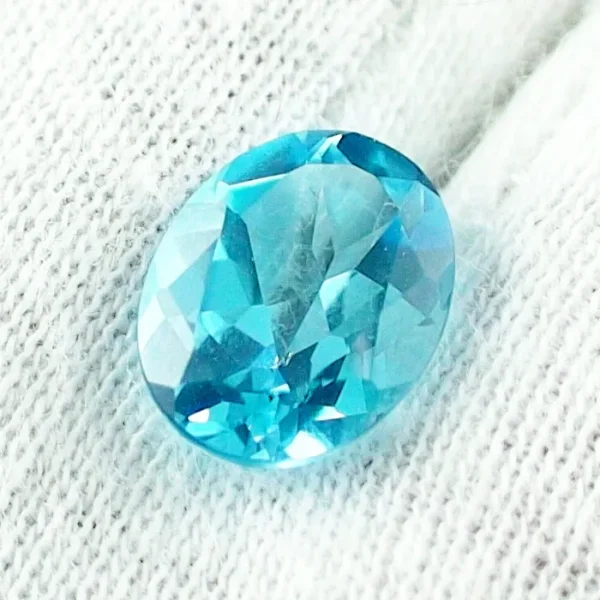 ES00521 1 blautopas in swiss blue top topaz edelsteine sicher online bestellen