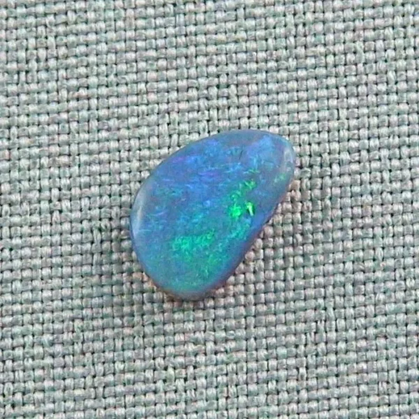 TO00011 1 schmuckstein opal black crystal opal online kaufen