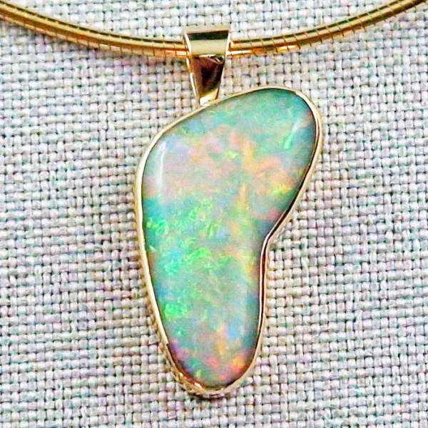 5,60 ct White Opal 18k Goldanhänger - Der Fußabdruck Australiens