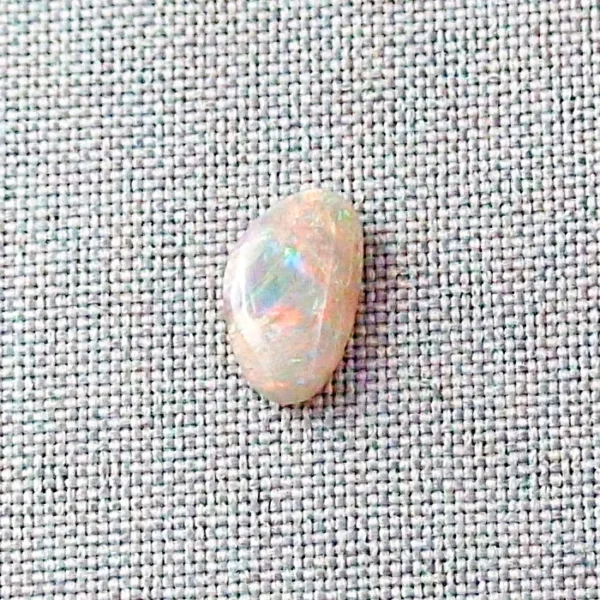 Multicolor Edelstein - 2,06 ct White Opal Edelstein