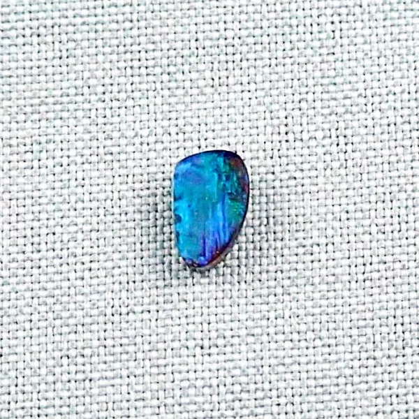 Blauer Boulder Opal 1,99 ct Edelstein Boulderopal Schmuckstein