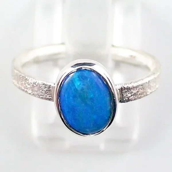 Opal Ring aus 935er Silber mit blauem 1,05 ct. Black Crystal Opal