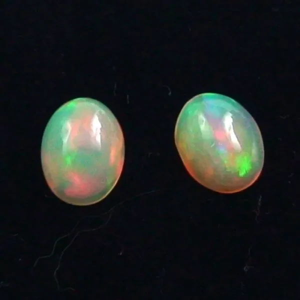 Multicolor Welo Opal Pärchen 0,96 u. 1,10 ct f. Opal Ohrstecker Ohrringe