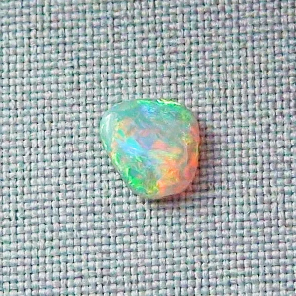 1,53 ct multicolor Black Crystal Opal aus Lightning Ridge