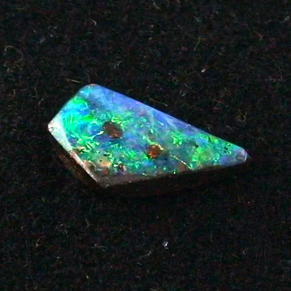 3,07 ct Boulder Opal 16,35 x 9,61 x 3,44 mm Opalstein Multicolor