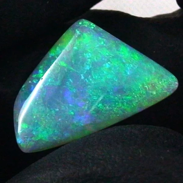 4,70 ct. Semi Black Opal Vollopal Lightning Ridge