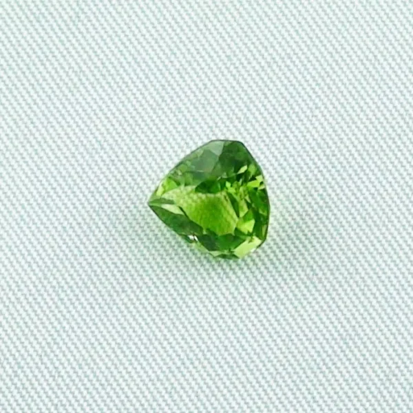 2,34 ct Peridot Tropfenschliff Chrysolith Edelstein Schmuckstein