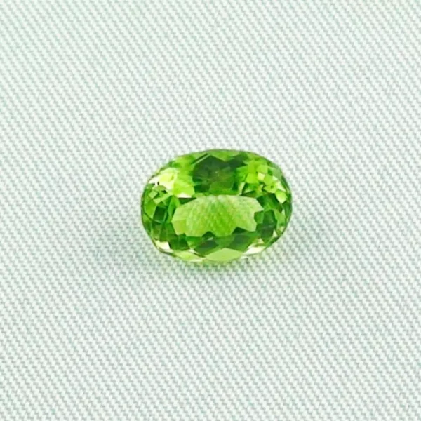 2,99 ct Peridot Chrysolith Edelstein Schmuckstein Oval Schliff