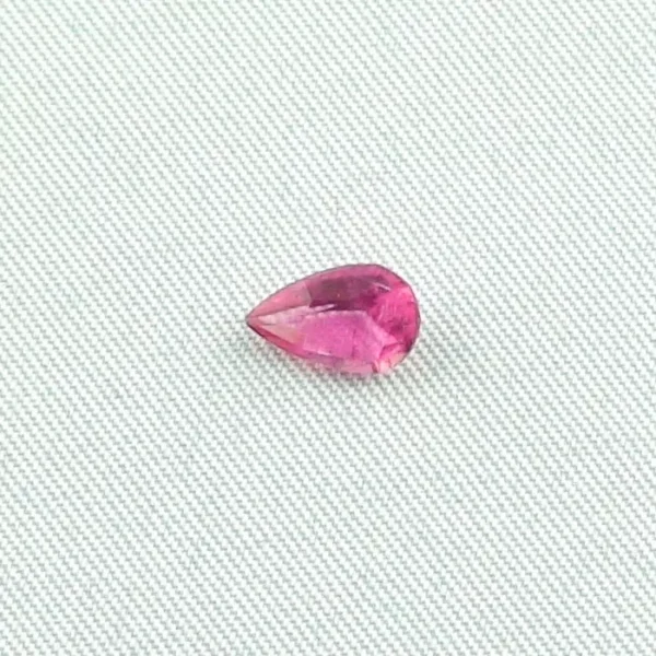 0,84 ct Turmalin Neon Pinker Rubellit Tropfenschliff Schmuckstein