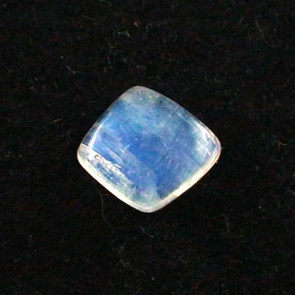 6,77 ct Mondstein mit  Blautönen - Blauer Heilstein mit Zertifikat