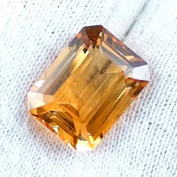 7,42 ct. Citrin Gelber Edelstein Octagon cut