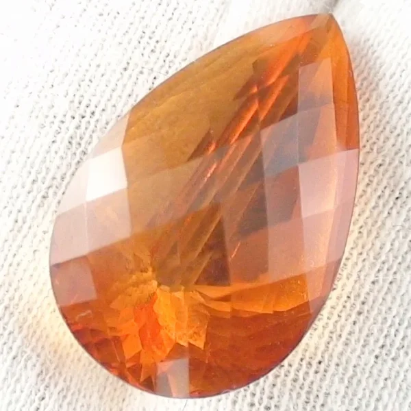 24,40 ct. Citrin Gelber Edelstein Harlequin Schliff - multifacettiert