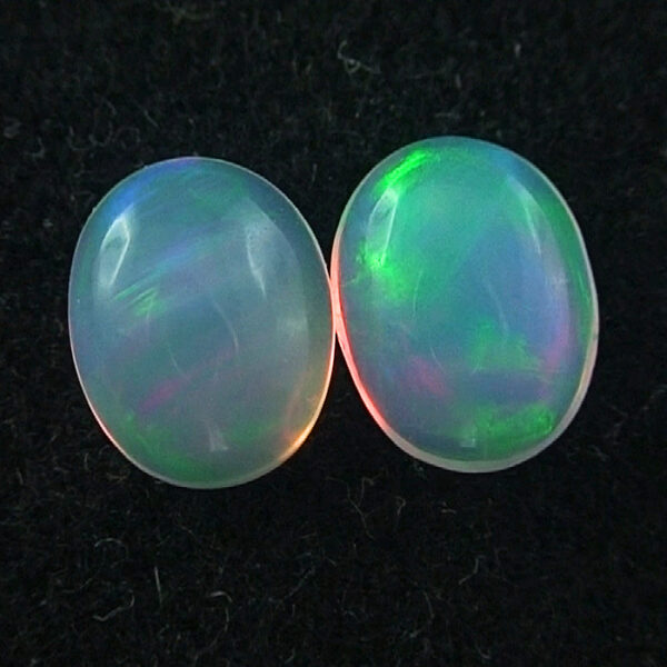 Blau Grüne Welo Opal Pärchen 1,58 u. 1,48 ct für Ohrringe